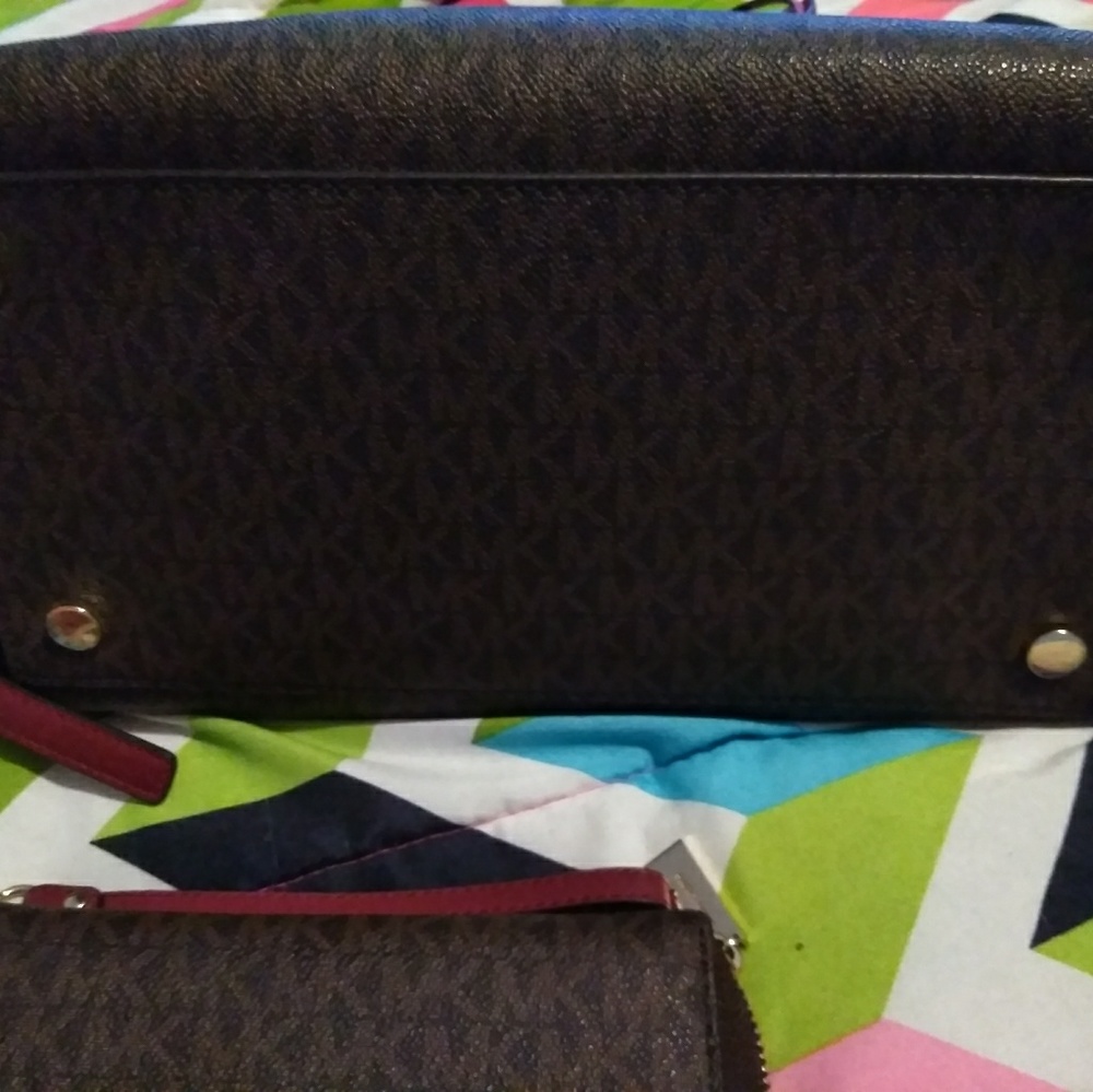 Authentic Michael Kors Purse And Wallet - image 6